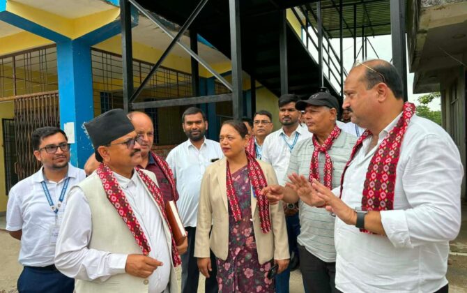 स्वास्थ्यमन्त्री घिमिरेद्वारा शिवराज अस्पतालको अनुगमन