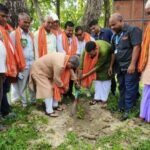वन विनाश रोक्न एक रुखको सट्टा दश रुख रोप्ने नीति अपनाऔँ : मन्त्री चौधरी